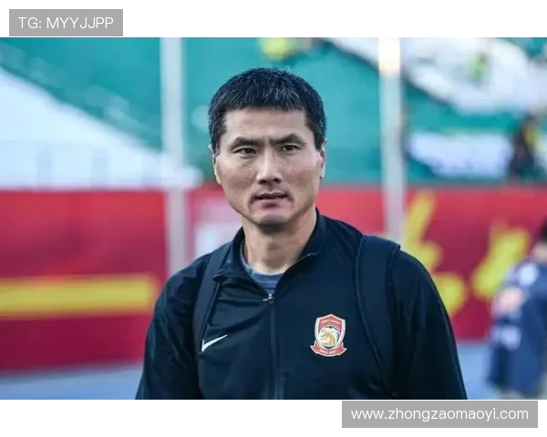 李璇：邵佳一内心坚定 深知国足主帅压力与挑战